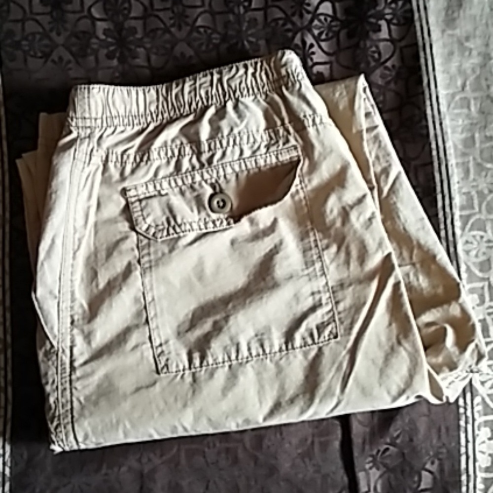 Landsend Khaki capris for kids never worn so soft